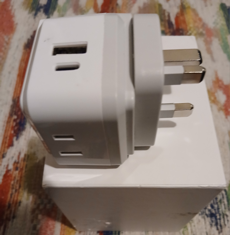 Ceptics Universal Travel Adapter with 2 USB Ports - photo 5