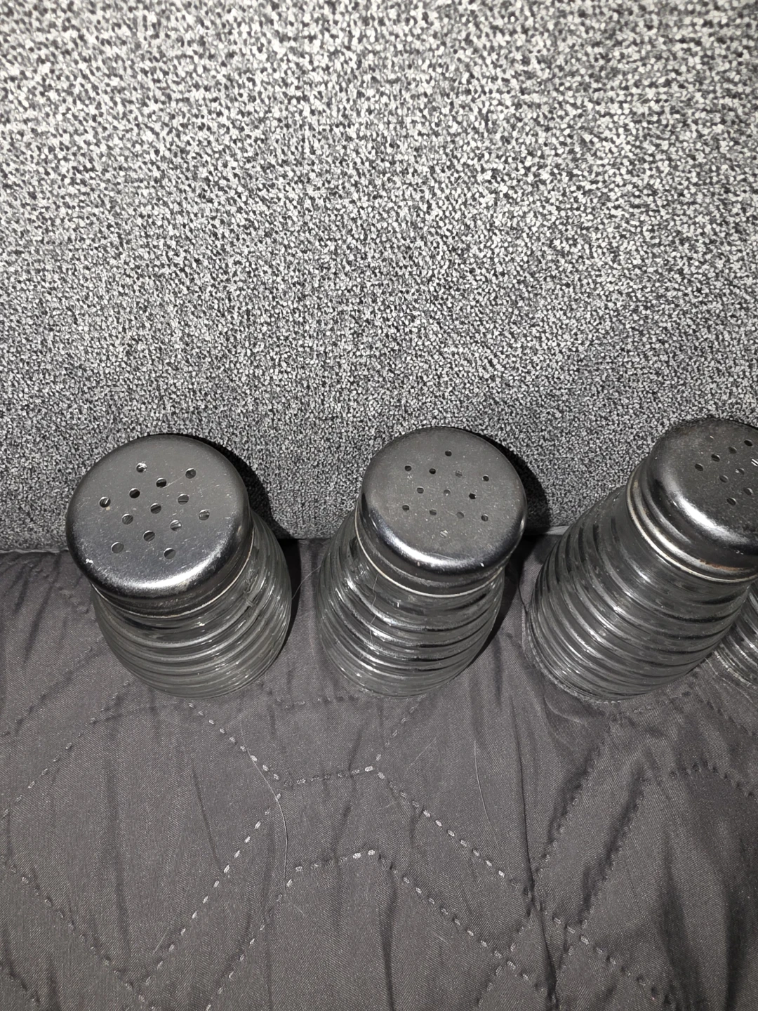 2 sets of salt and pepper shakers - photo 2