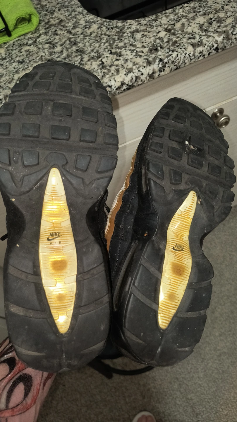 Nike Air Max 95 Sneakers Black Gold Mens Size 9 - photo 4