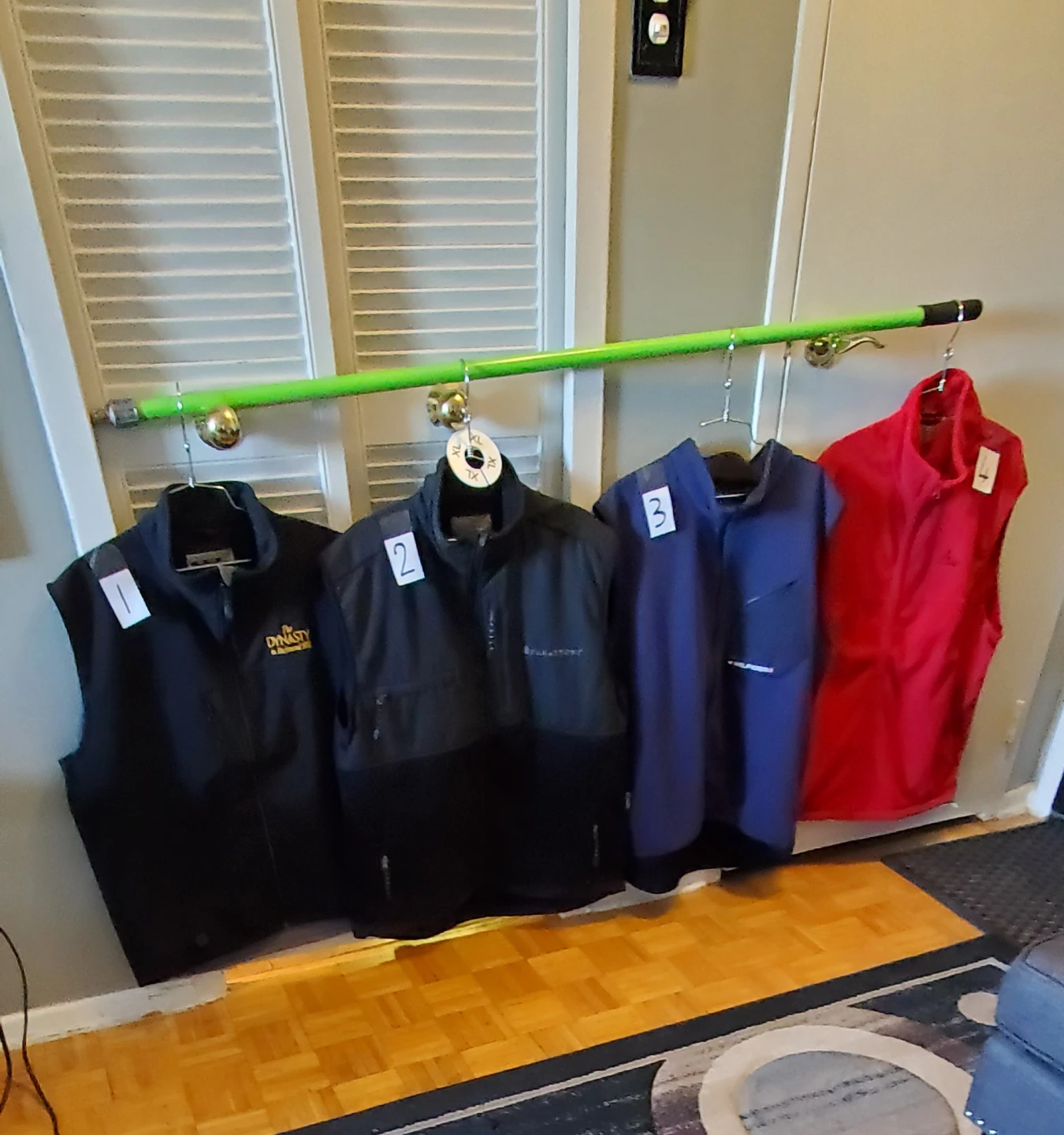 Men's &Boys Puffer Vest Size XL/ XXL/ L / M  AND S - photo 2
