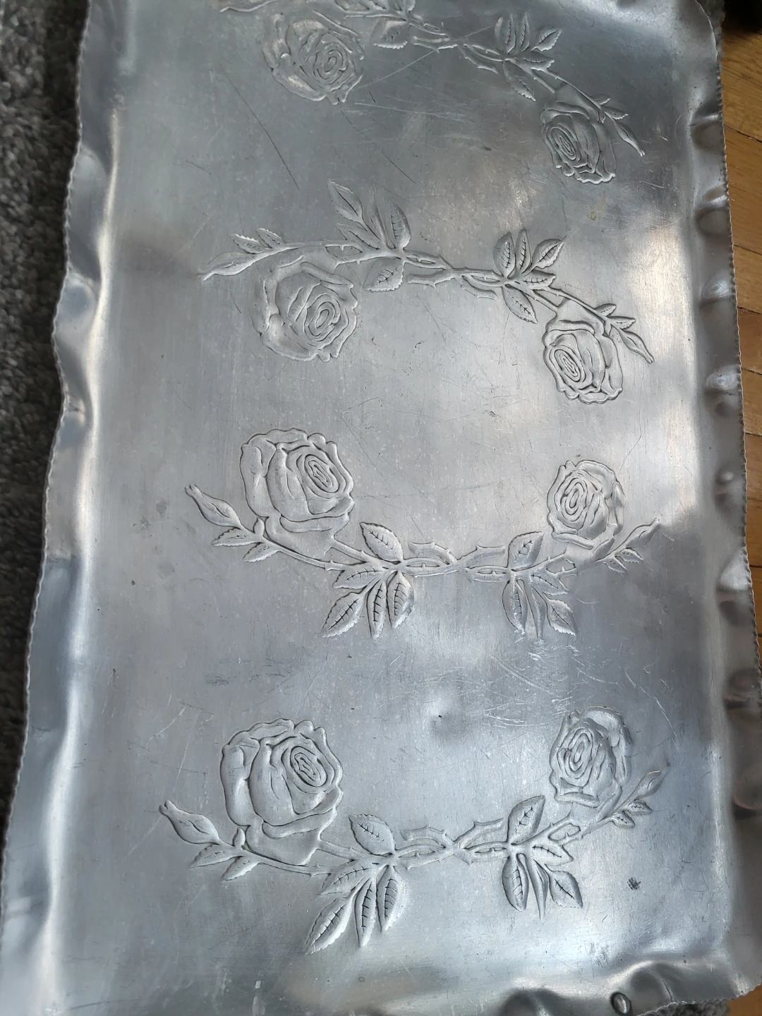 Vintage Embossed Rose Serving Trays (Set of 2) - photo 3