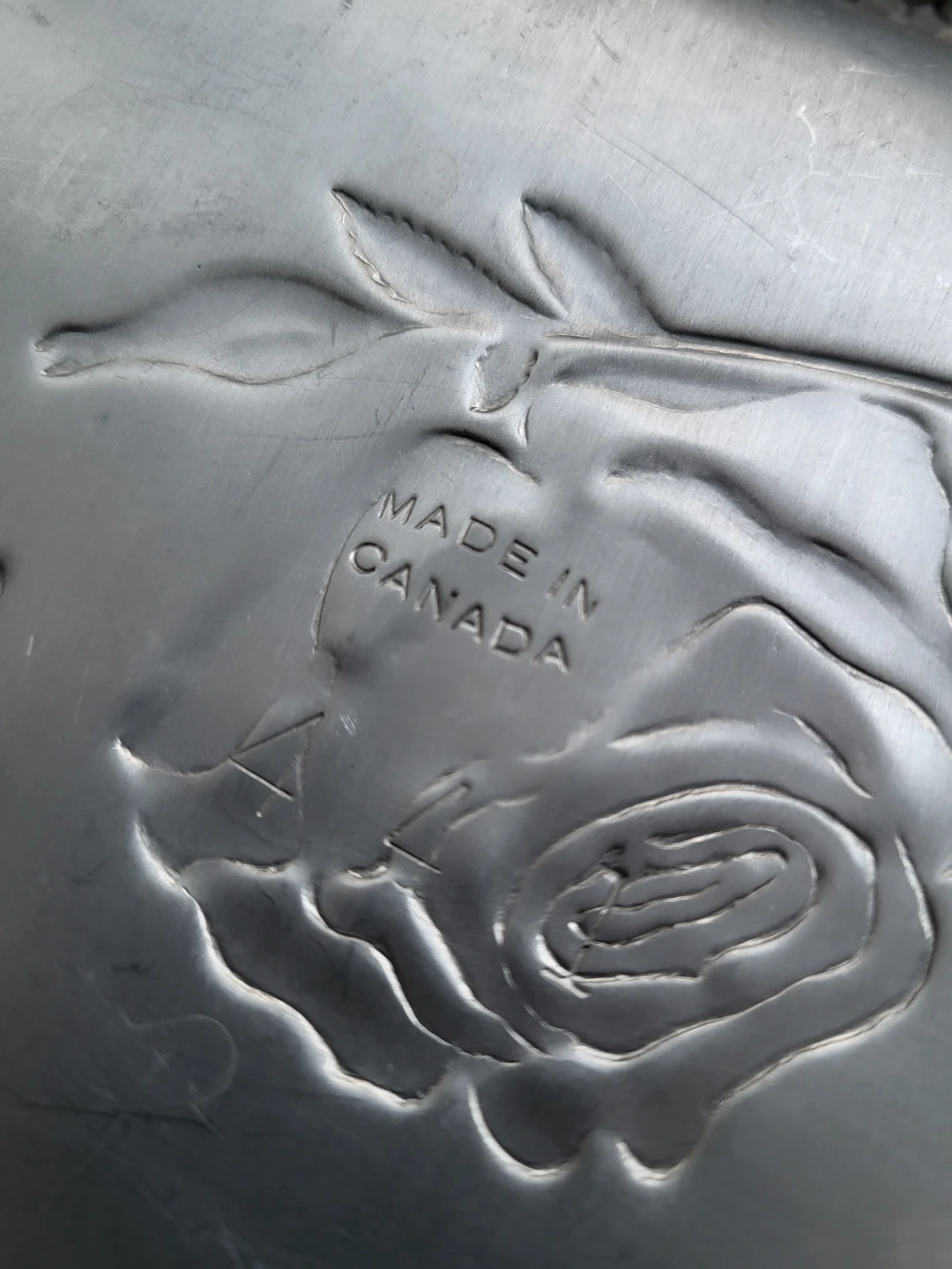 Vintage Embossed Rose Serving Trays (Set of 2) - photo 4