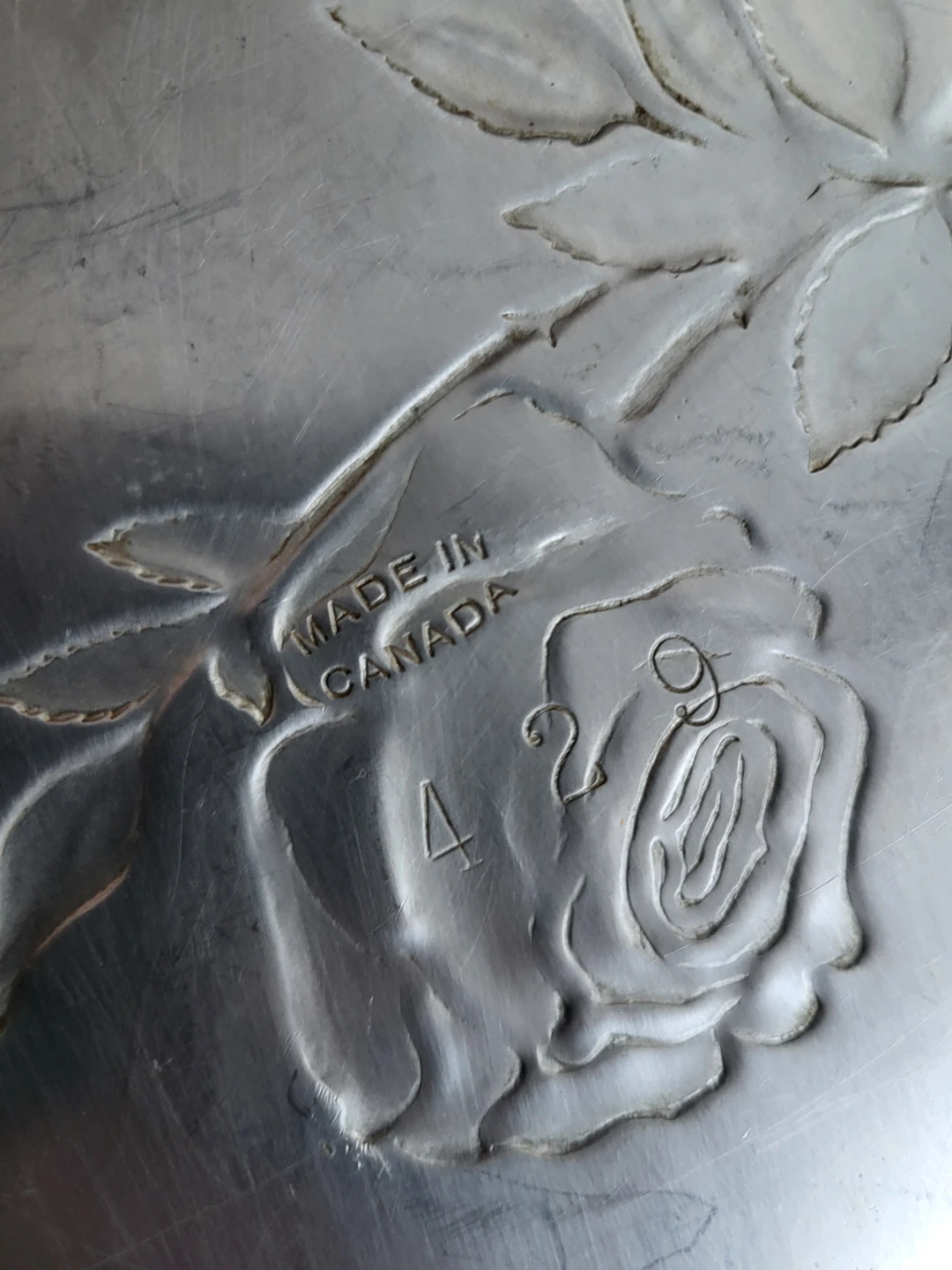 Vintage Embossed Rose Serving Trays (Set of 2) - photo 5