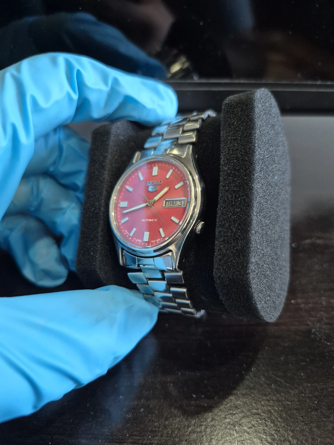 Vintage Seiko 5 Automatic Watch - Red Dial - photo 4