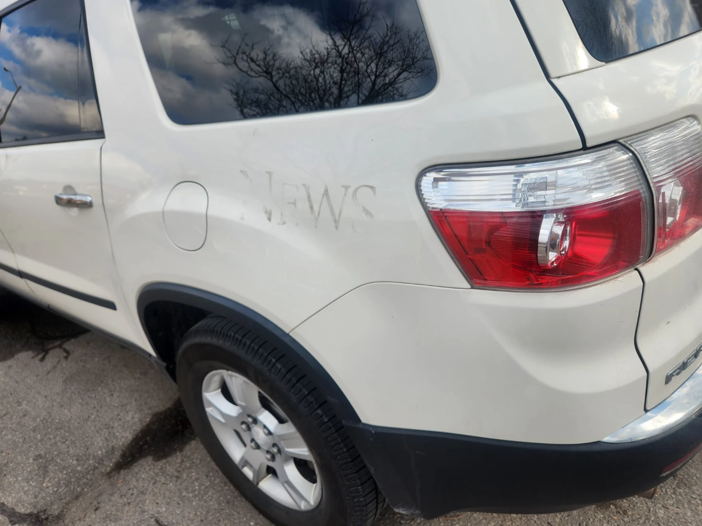 GMC ACADIA 2011 - photo 3