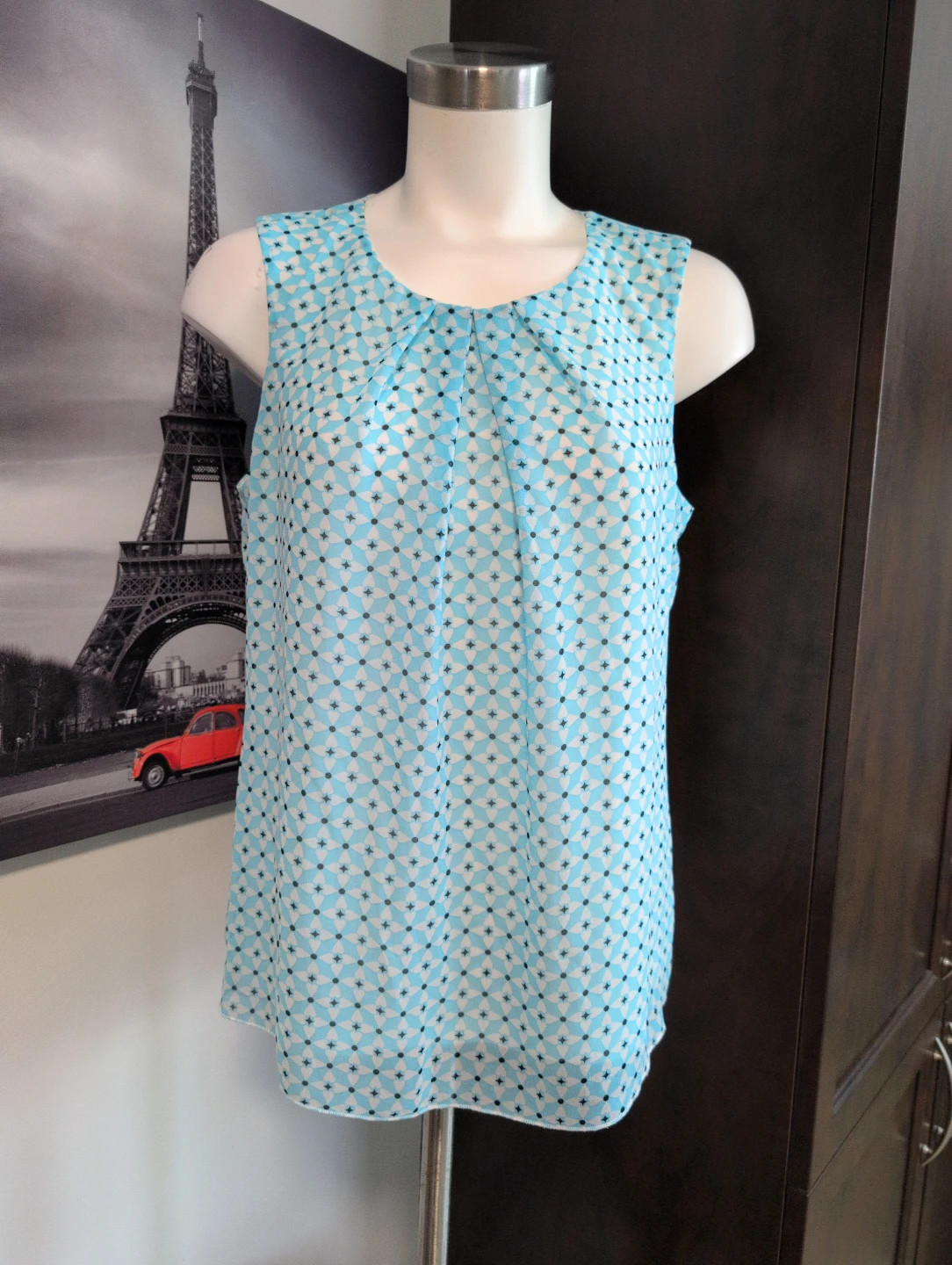 Suzy Shier sleeveless blouse