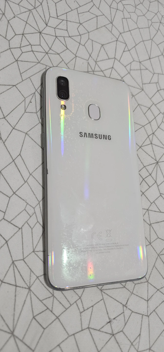 Samsung Galaxy A40 Smartphone - White - photo 2