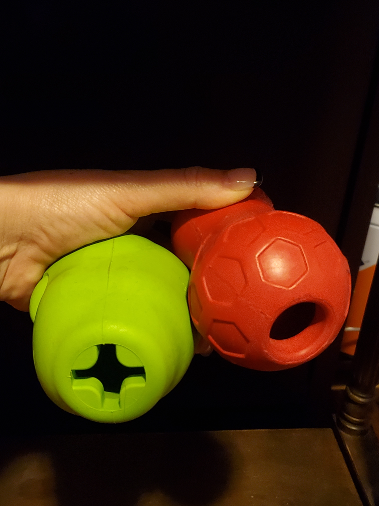 Bullymake & JW Pet Dog Toys 🥕 #freecycle - photo 2