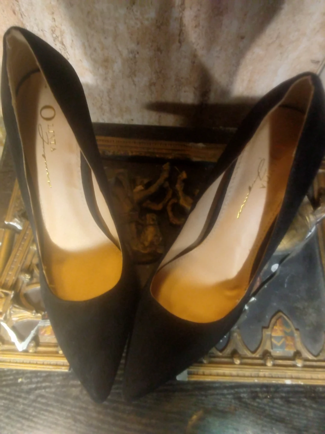 Otilia Shoes Black Suede Pointed Toe Heels Size 7.5
