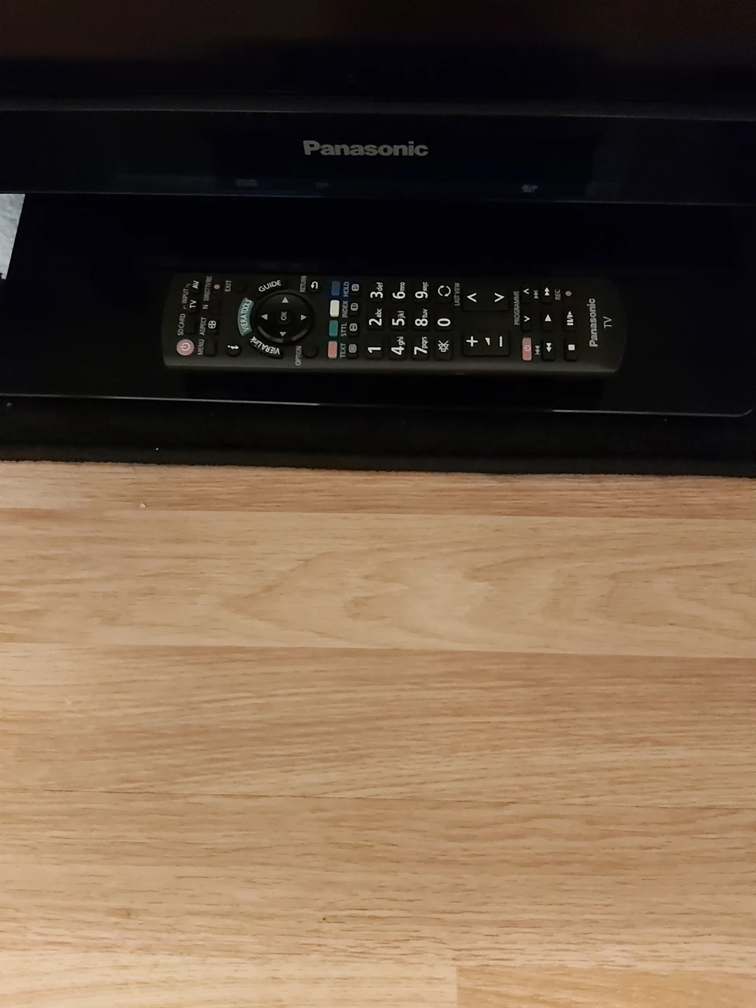 Panasonic TX-L37U3B 37" LCD TV - photo 2