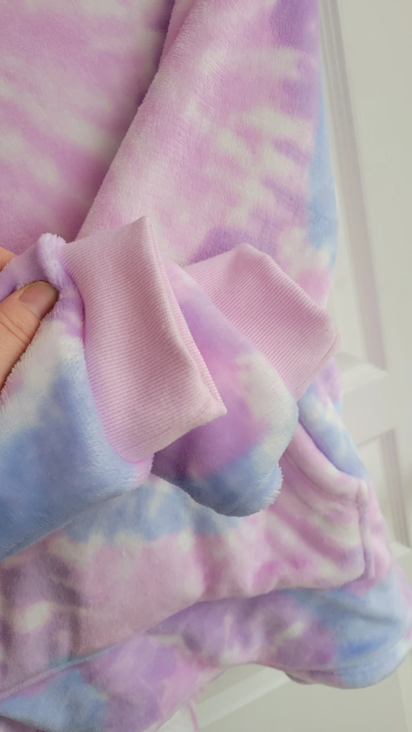 Tie-Dye Fleece Hoodie Blanket - photo 2