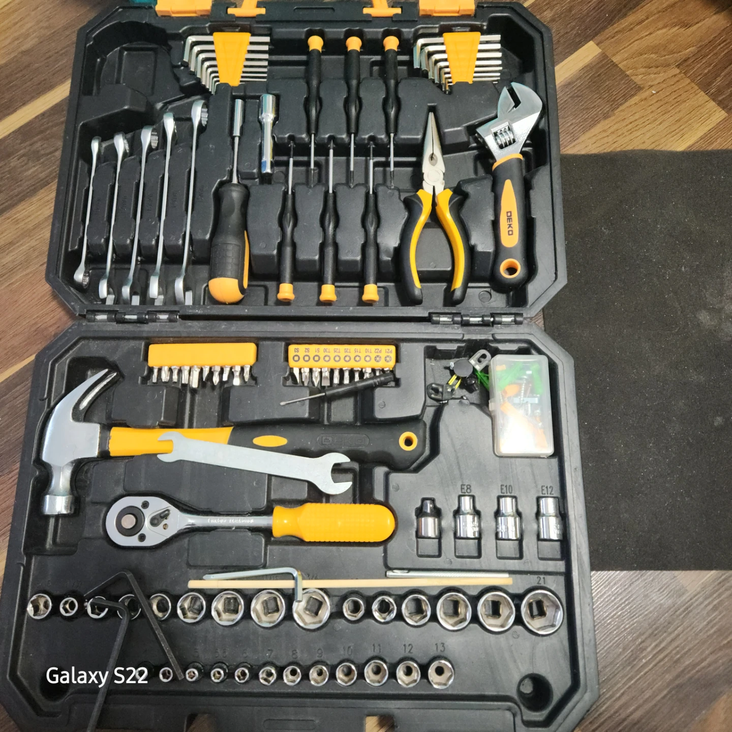 DEKO 128-Piece Tool Set ( Urgent Moving Sale)
