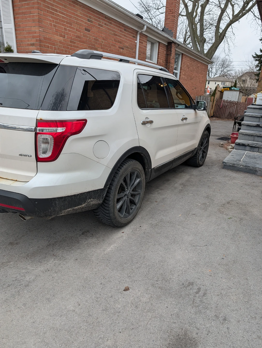 2012 White Ford Explorer Limited SUV - photo 3