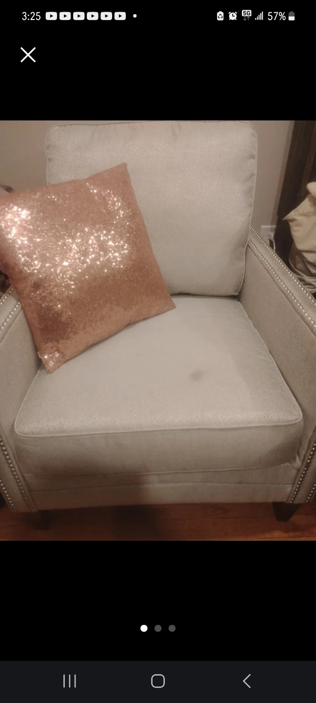 White Accent Chair with Studded Arms white/biege with sliver