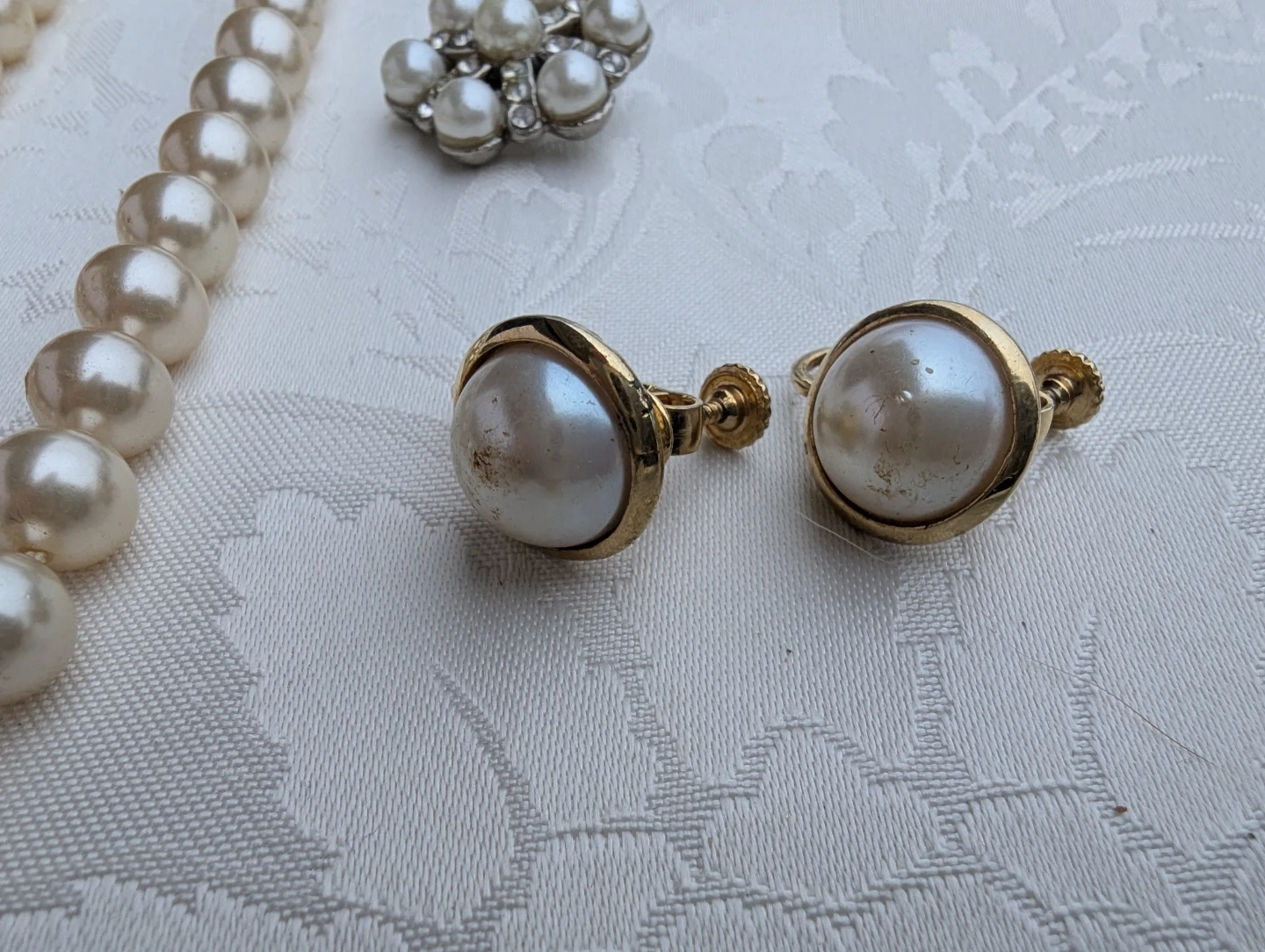 Faux Pearl and Gold-Tone Jewelry Set - photo 4