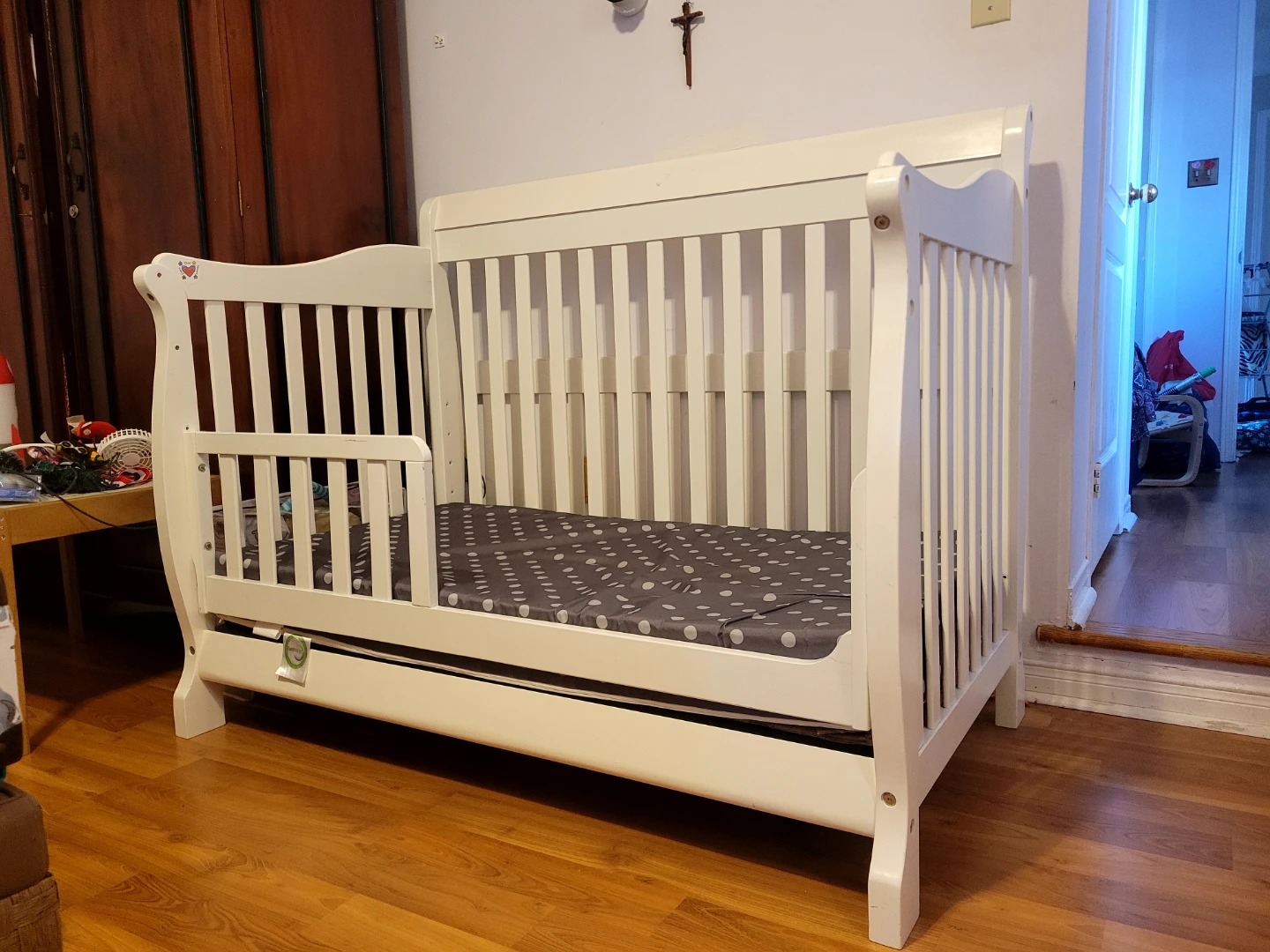 2x White Convertible Cribs - photo 5