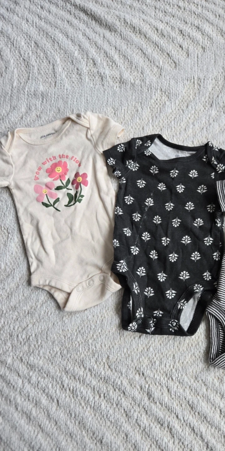 Newborn Onesies (2-pack) 0 months