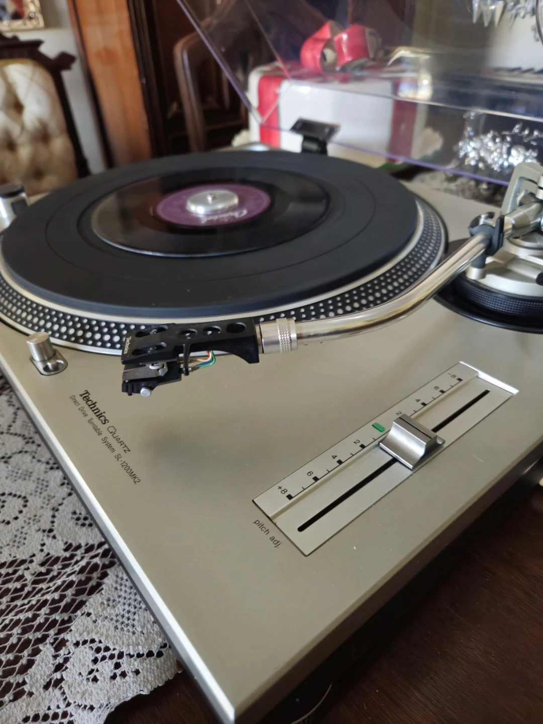 Technics Quartz Direct Drive Turntable SL-1200MK2 - photo 2