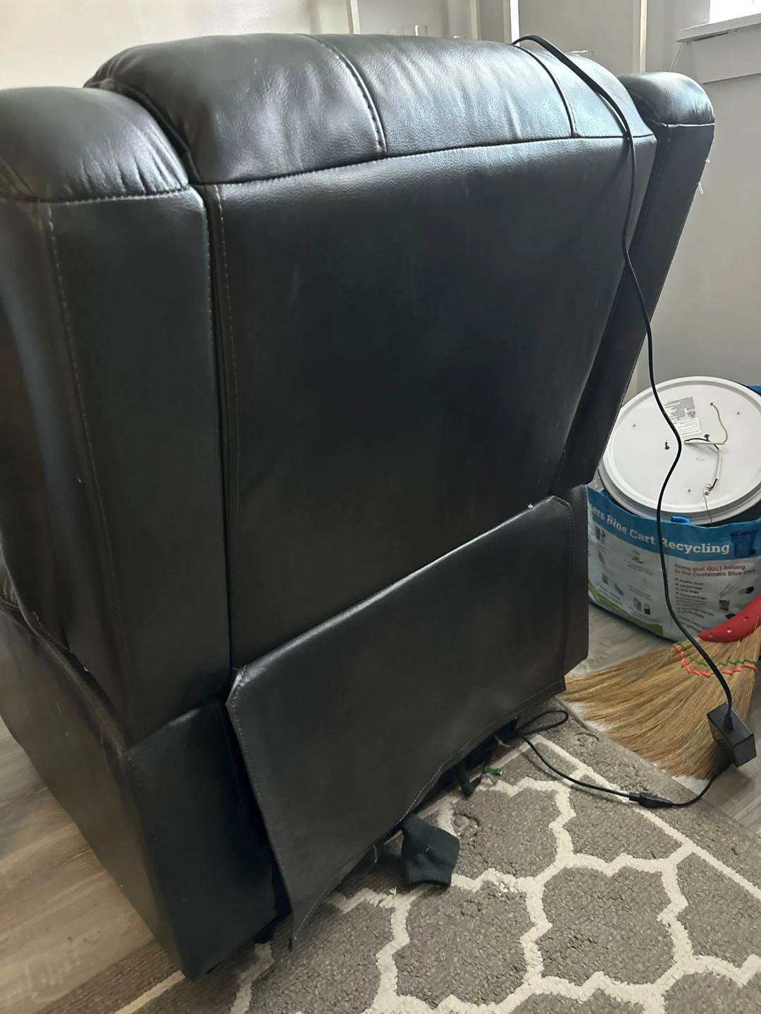 Black Leather Power Recliner Chair with Remote - photo 5