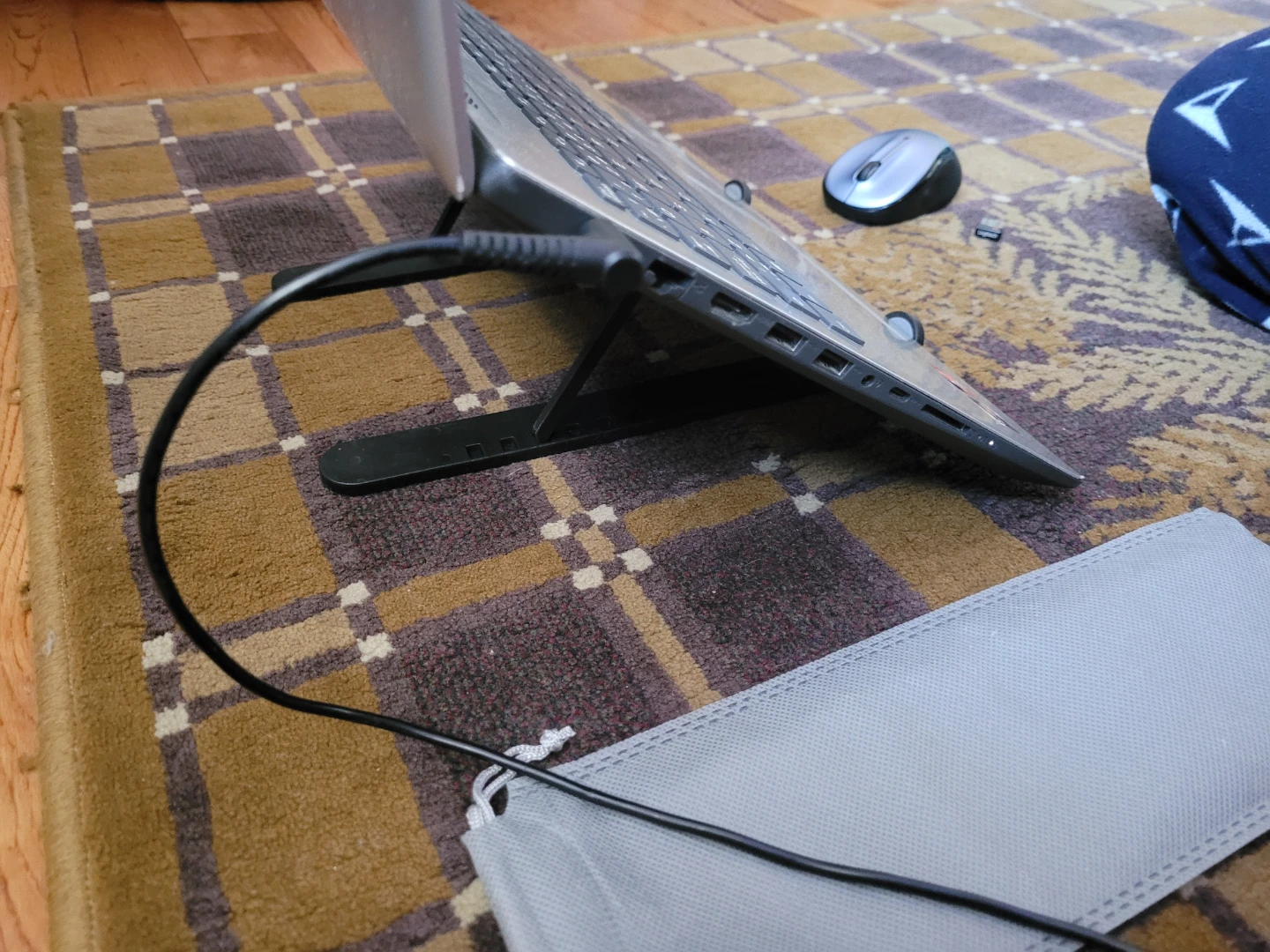 Lenovo ideapad 330 Laptop with Wireless Mouse and Stand - photo 5
