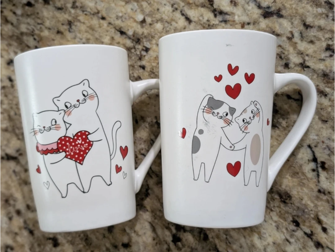 Set of 2 White Ceramic Mugs with Cat Design