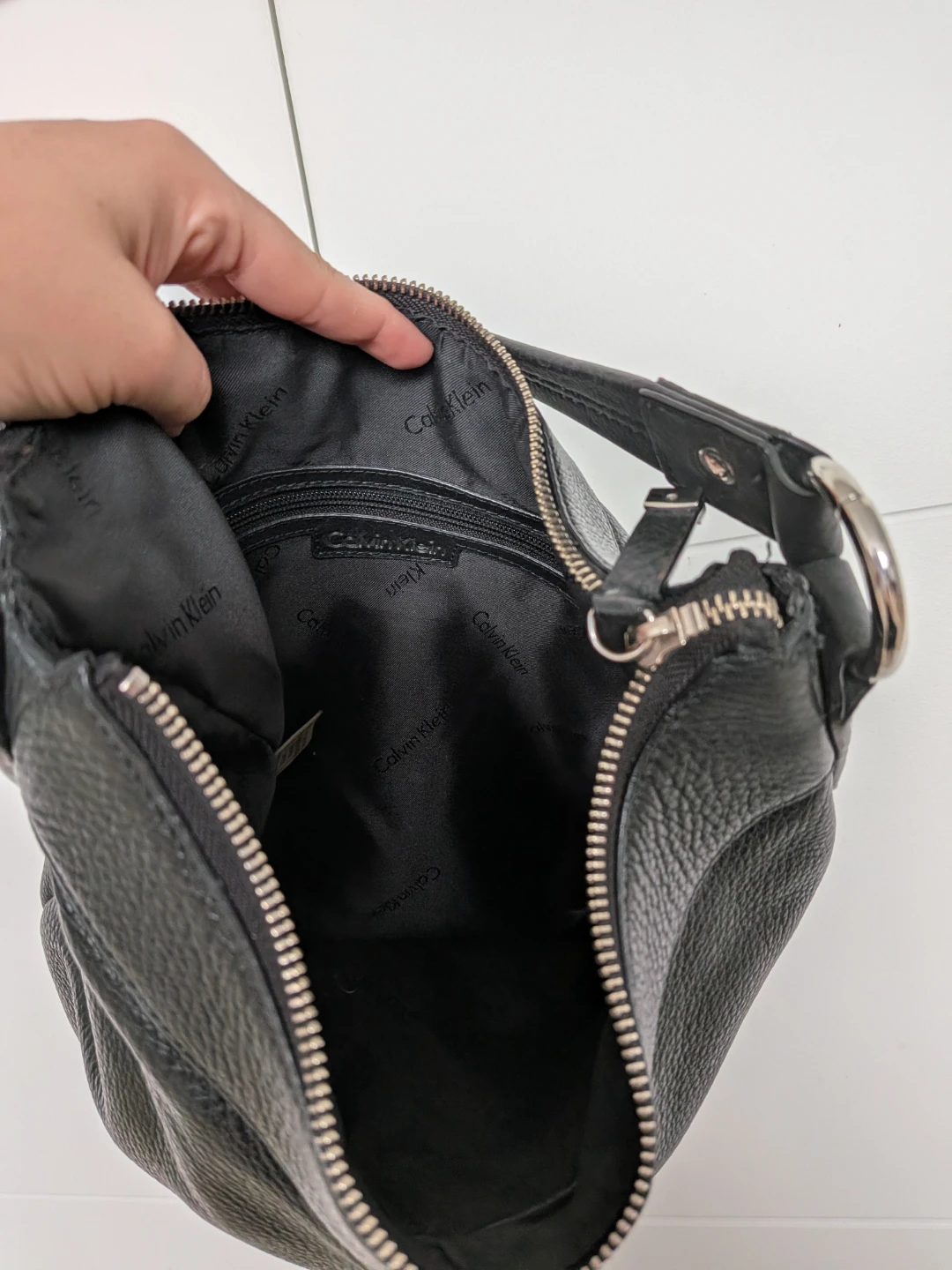 Calvin Klein Black Leather Shoulder Bag - photo 4
