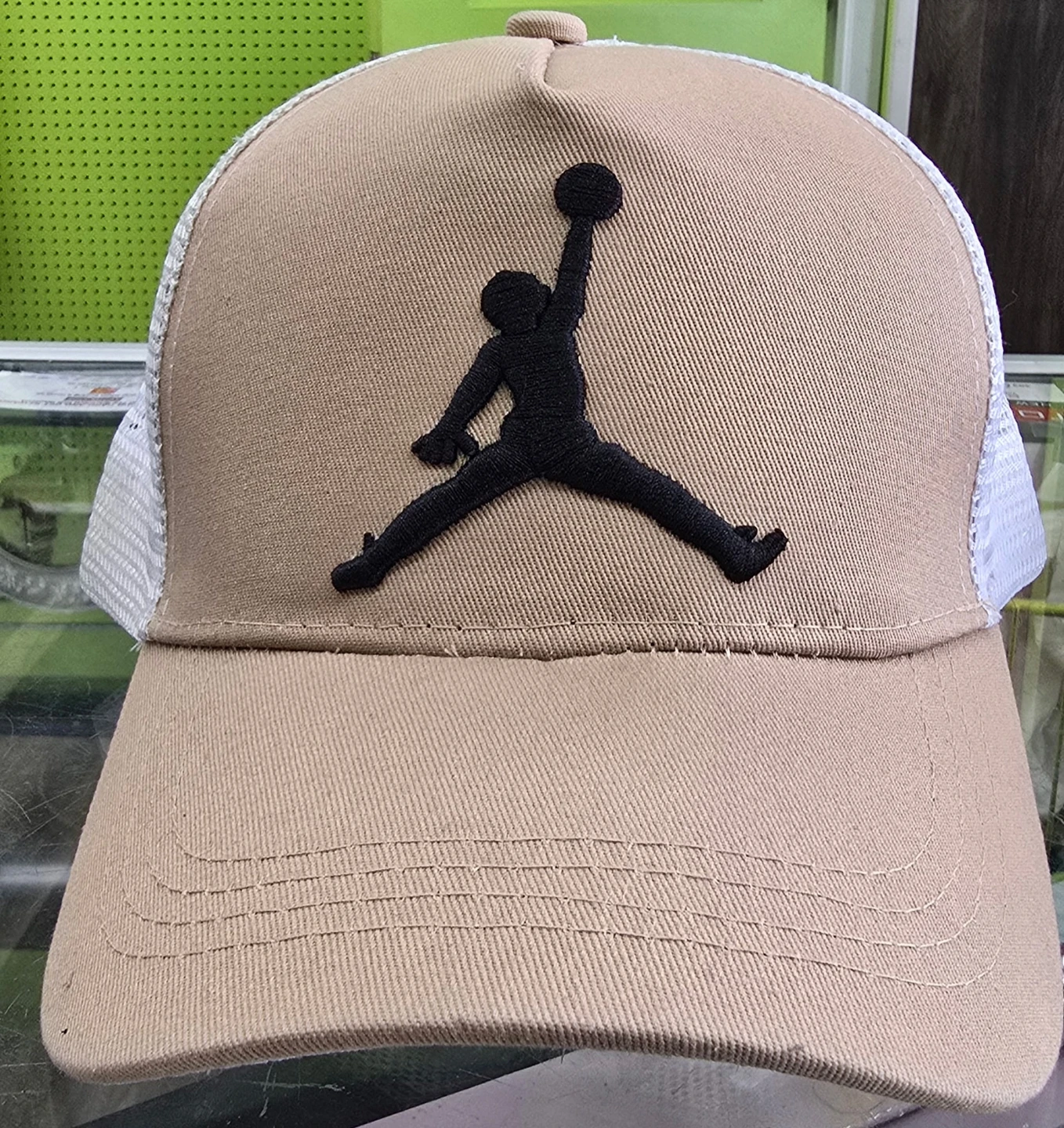 🧢🔥 Jumpman Style Trucker Hat – $25 🔥🧢