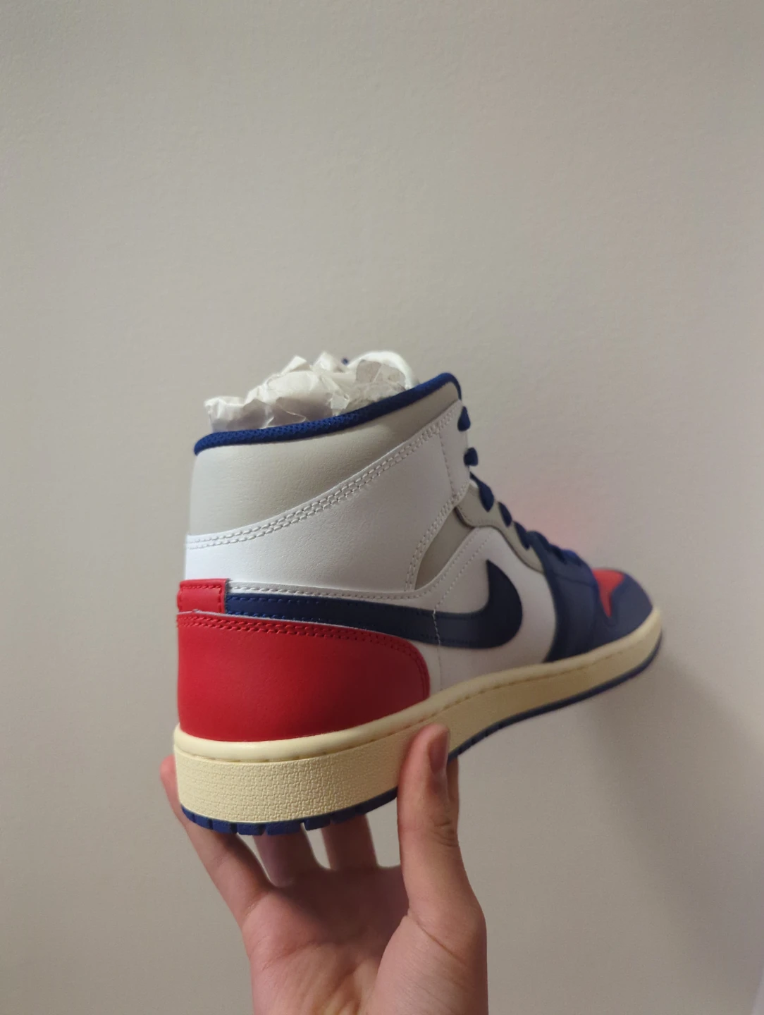 (BRAND NEW IN BOX) Jordan 1 Mid SE Royal Blue - photo 3