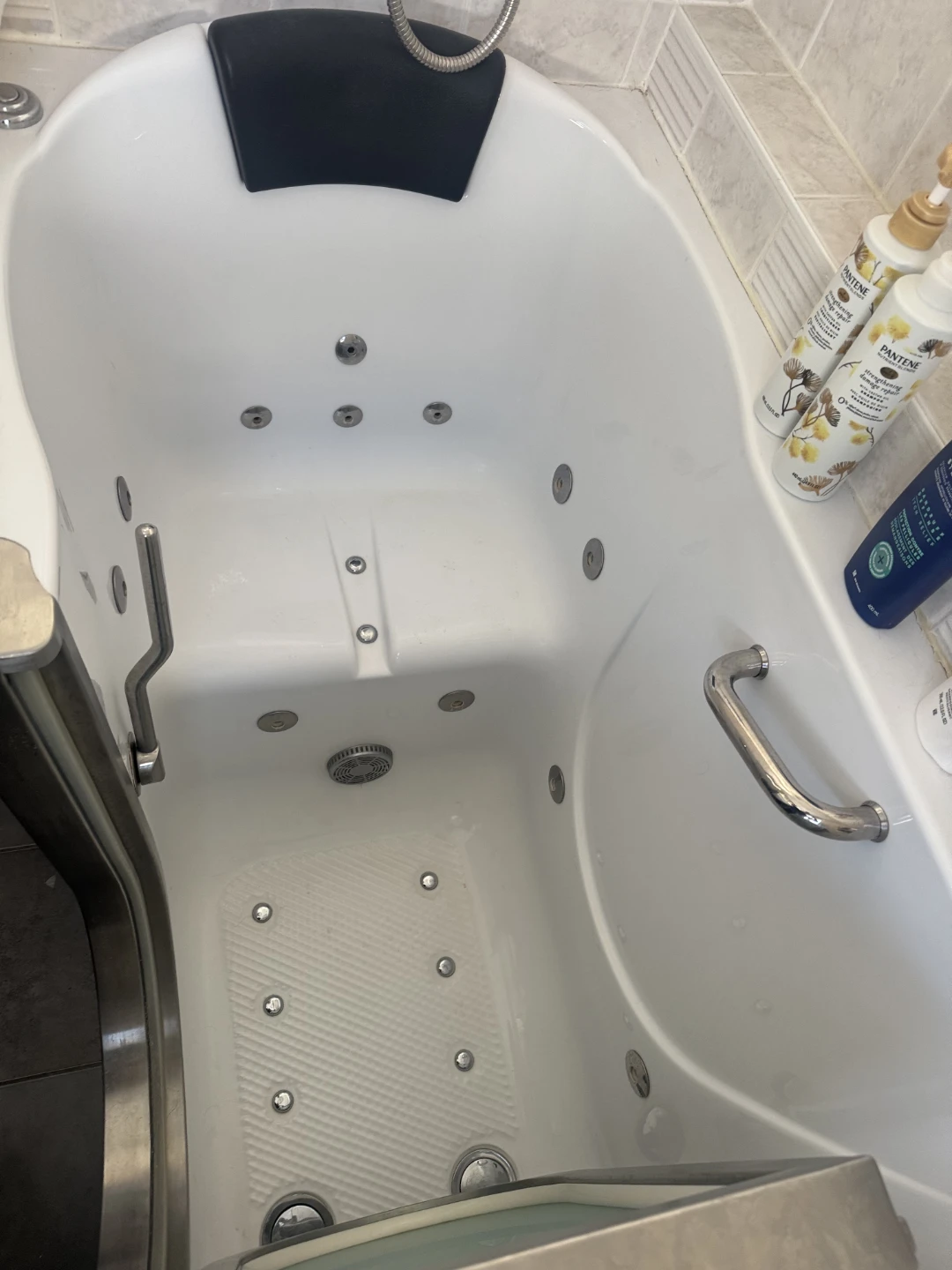 Walk-in Bathtub - photo 2