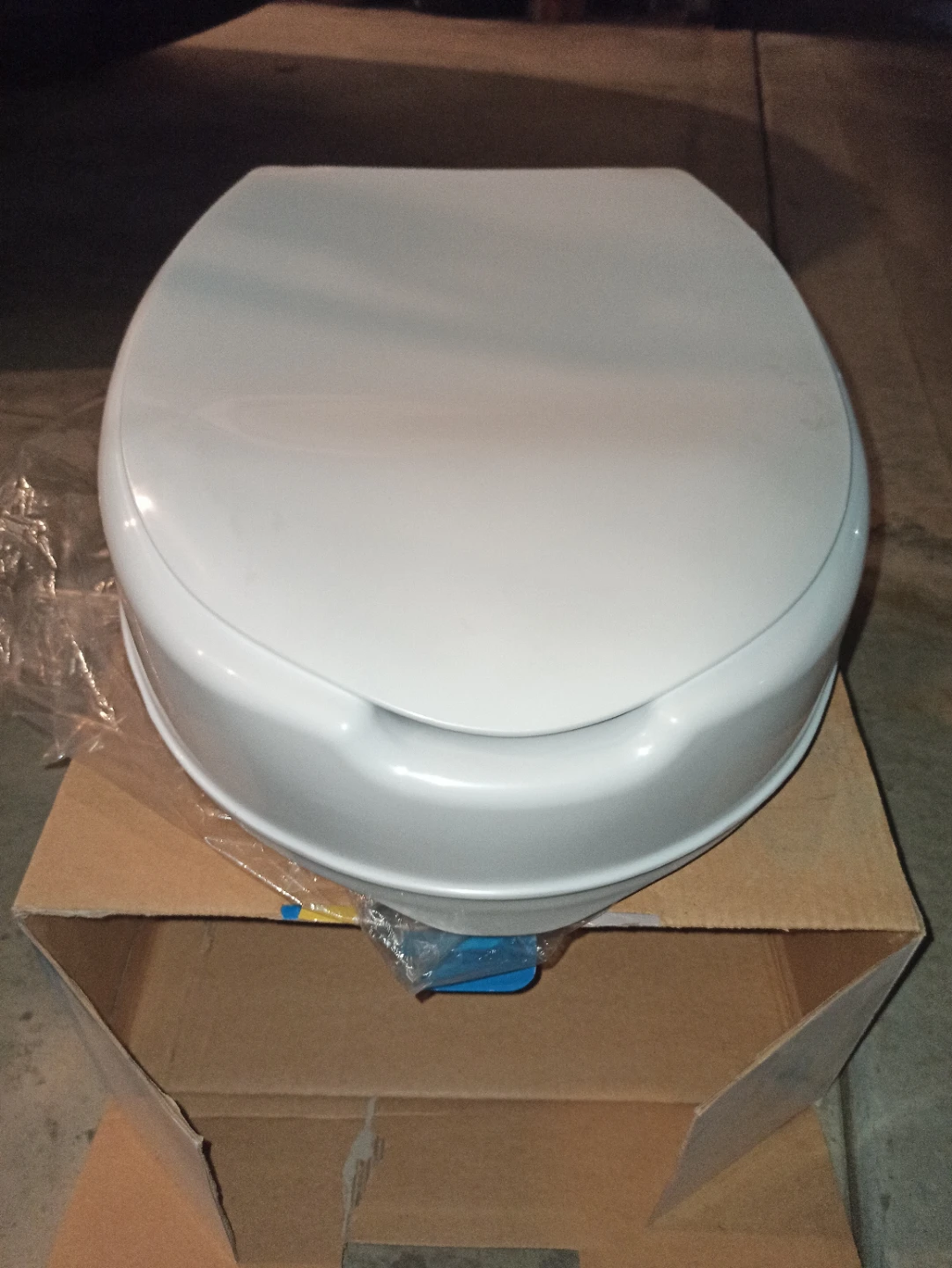 AquaSense raised toiled seat