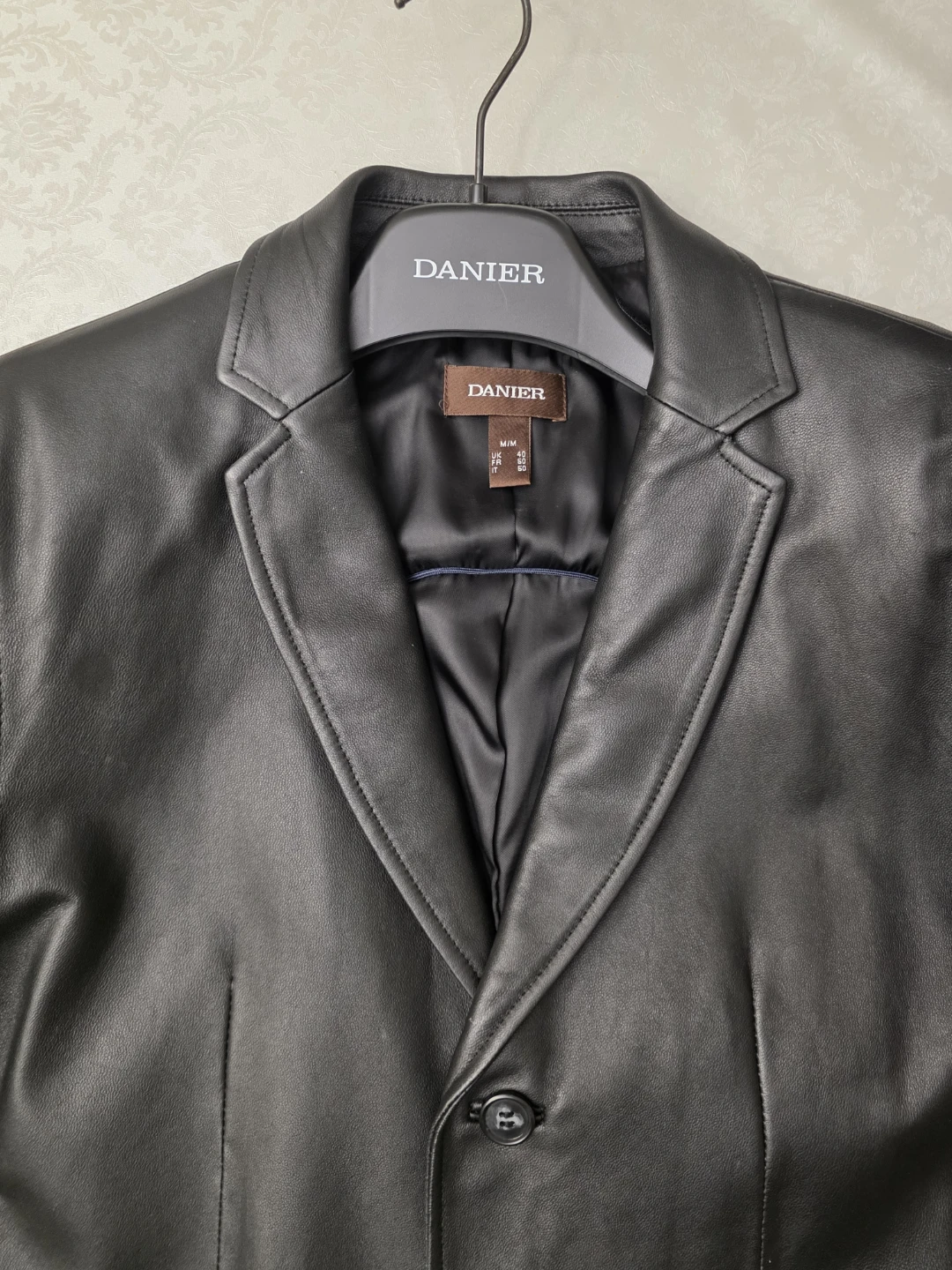 Danier Black Leather Blazer Jacket - photo 3