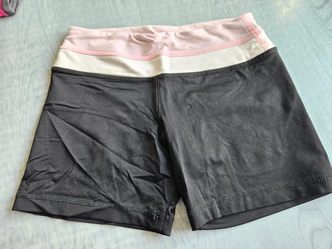Women's small athletic wear pants and shorts - photo 2