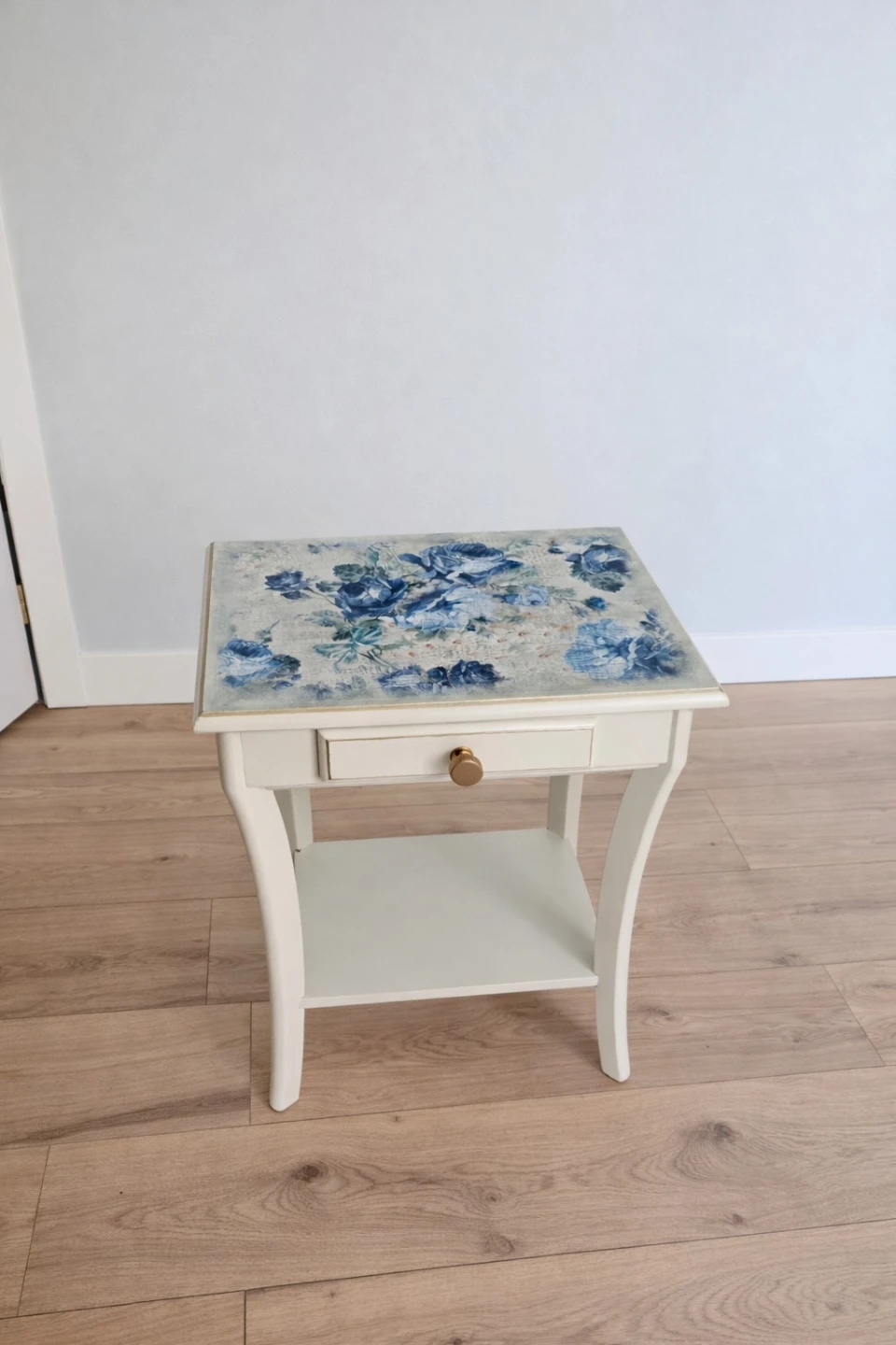 Floral Side Table/end table/ accent table - photo 3