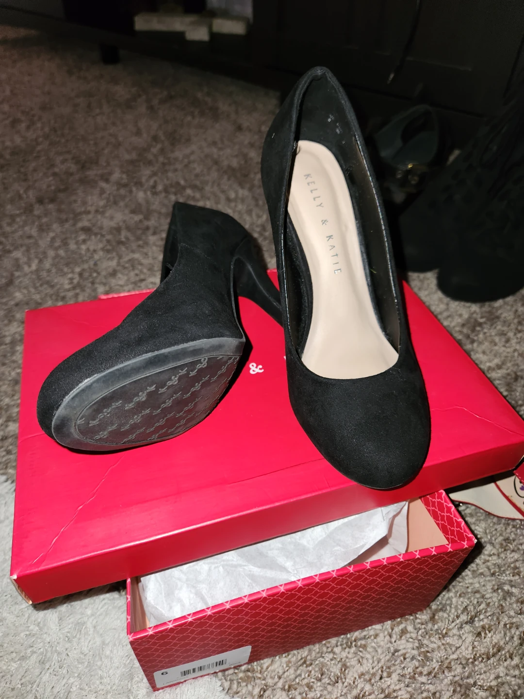 Kelly & Katie Black Suede Pumps - photo 2