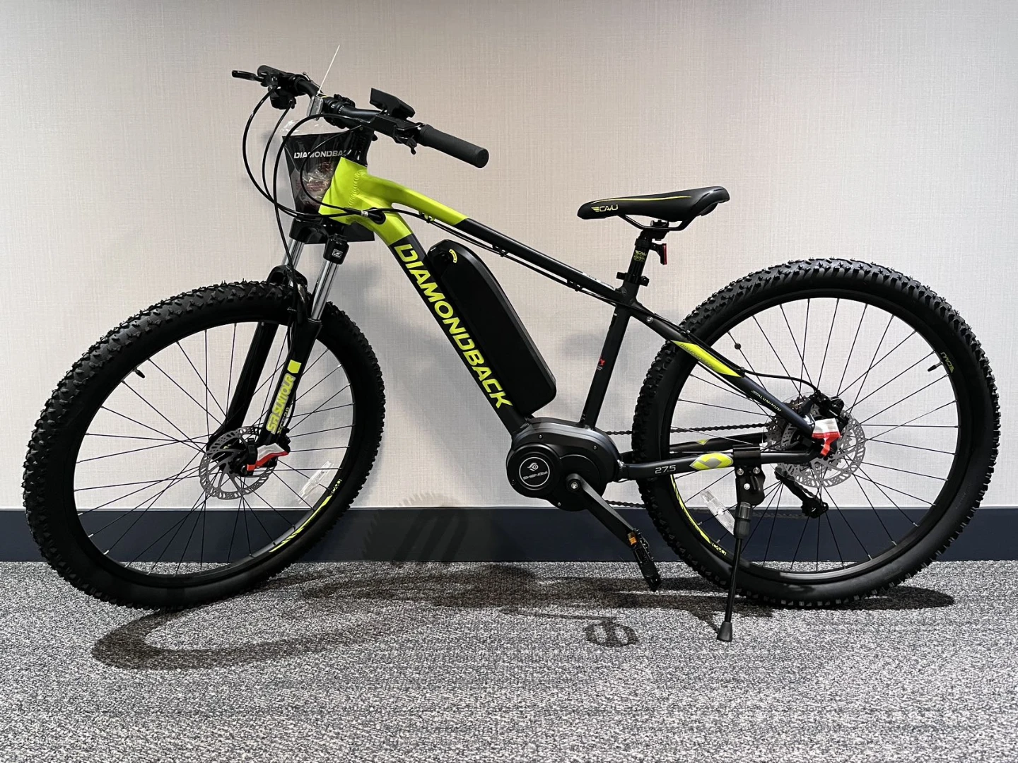 New Diamondback Powerline 27.5" eBike/Mountain Bike