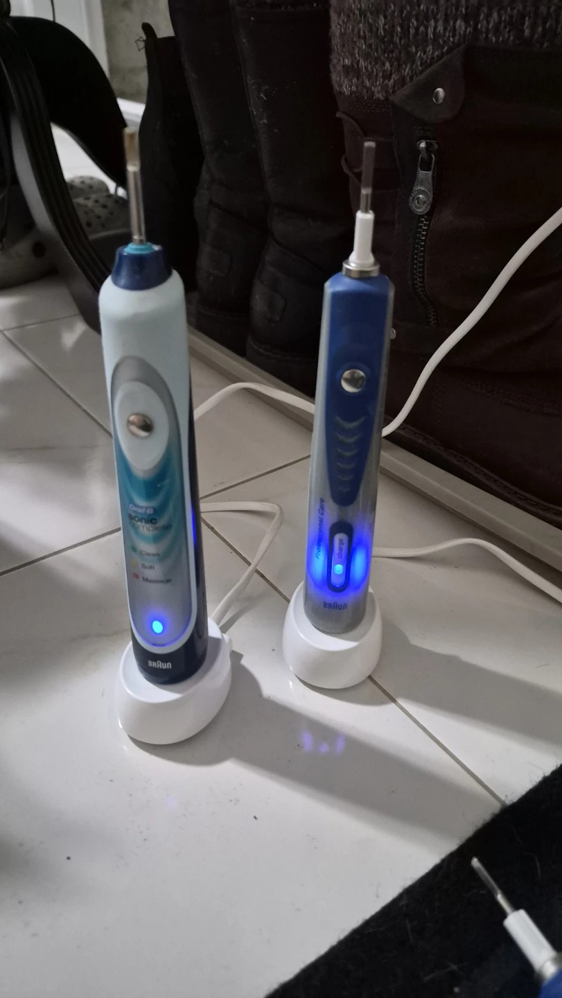 Braun Oral-B Electric Toothbrushes - photo 2