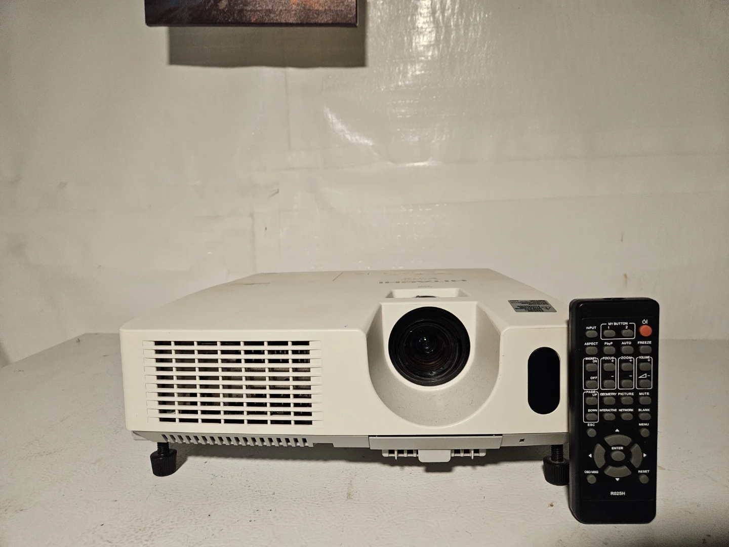 Hitachi CP-X2514WN Projector with Remote