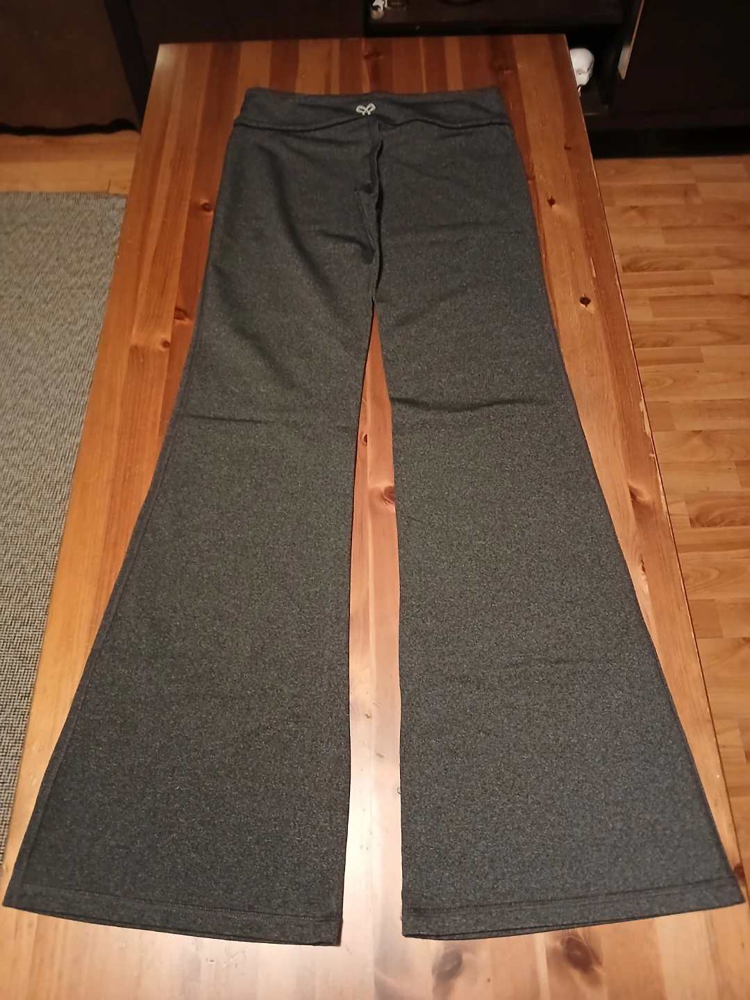 TNA Flare Yoga Pants - Charcoal Grey - Size Small