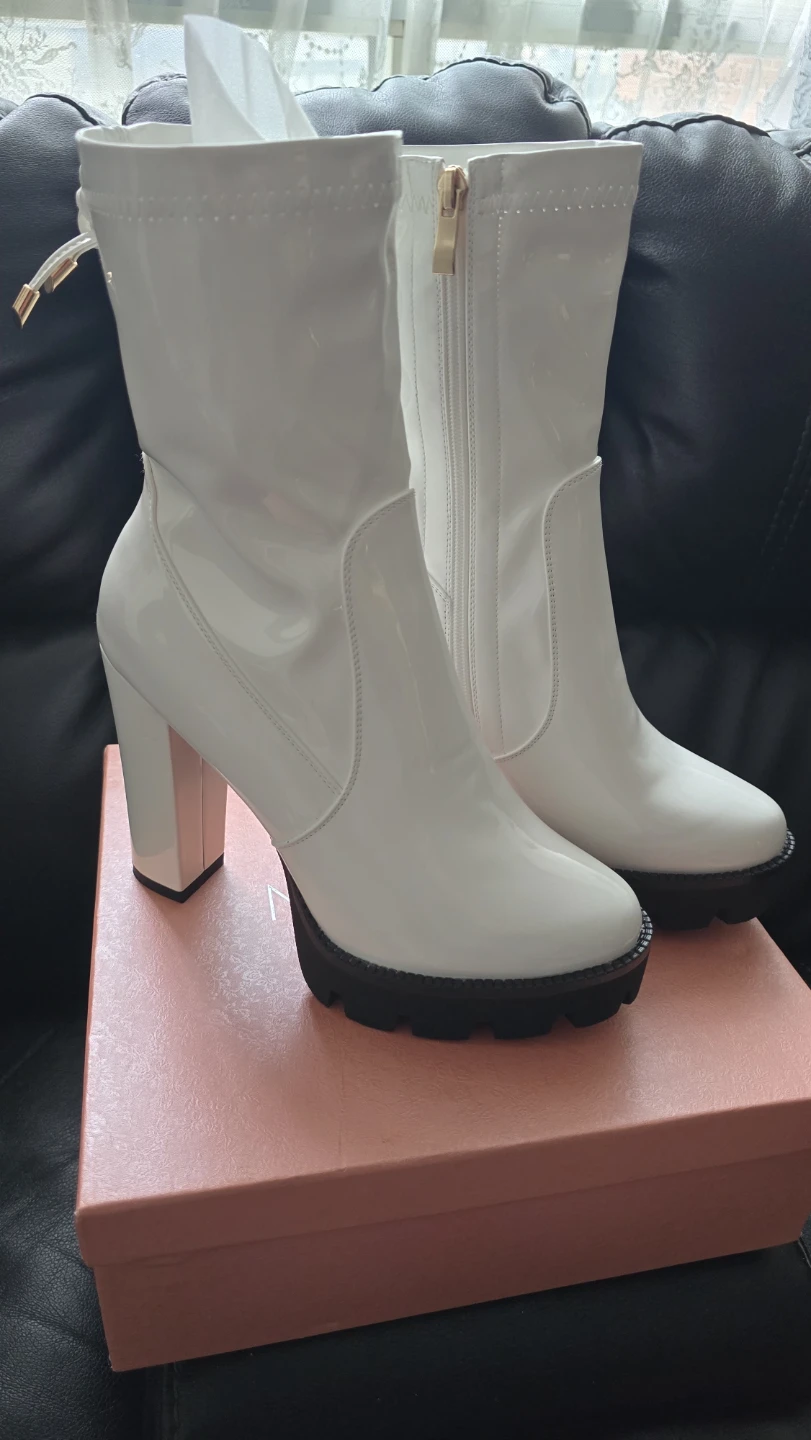 Brand new High Glossy White color Lady's Boots sale - photo 3