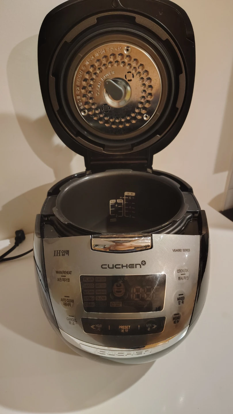 Cuchen VEA062 Series Rice Cooker