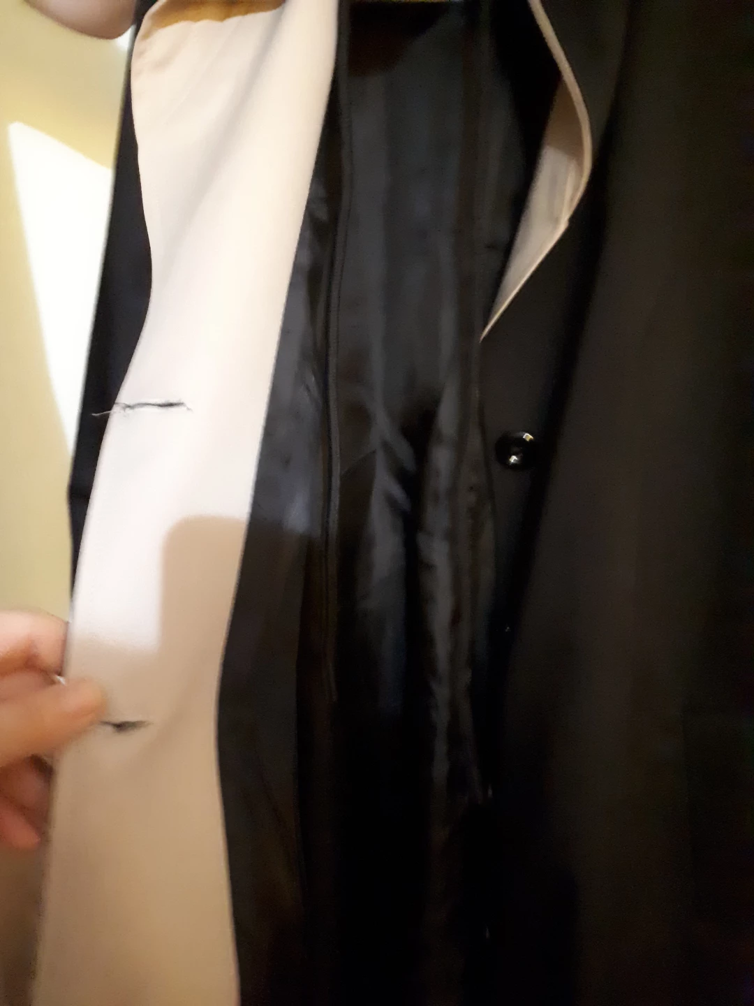 Black hooded trench coat with tan lining - photo 3