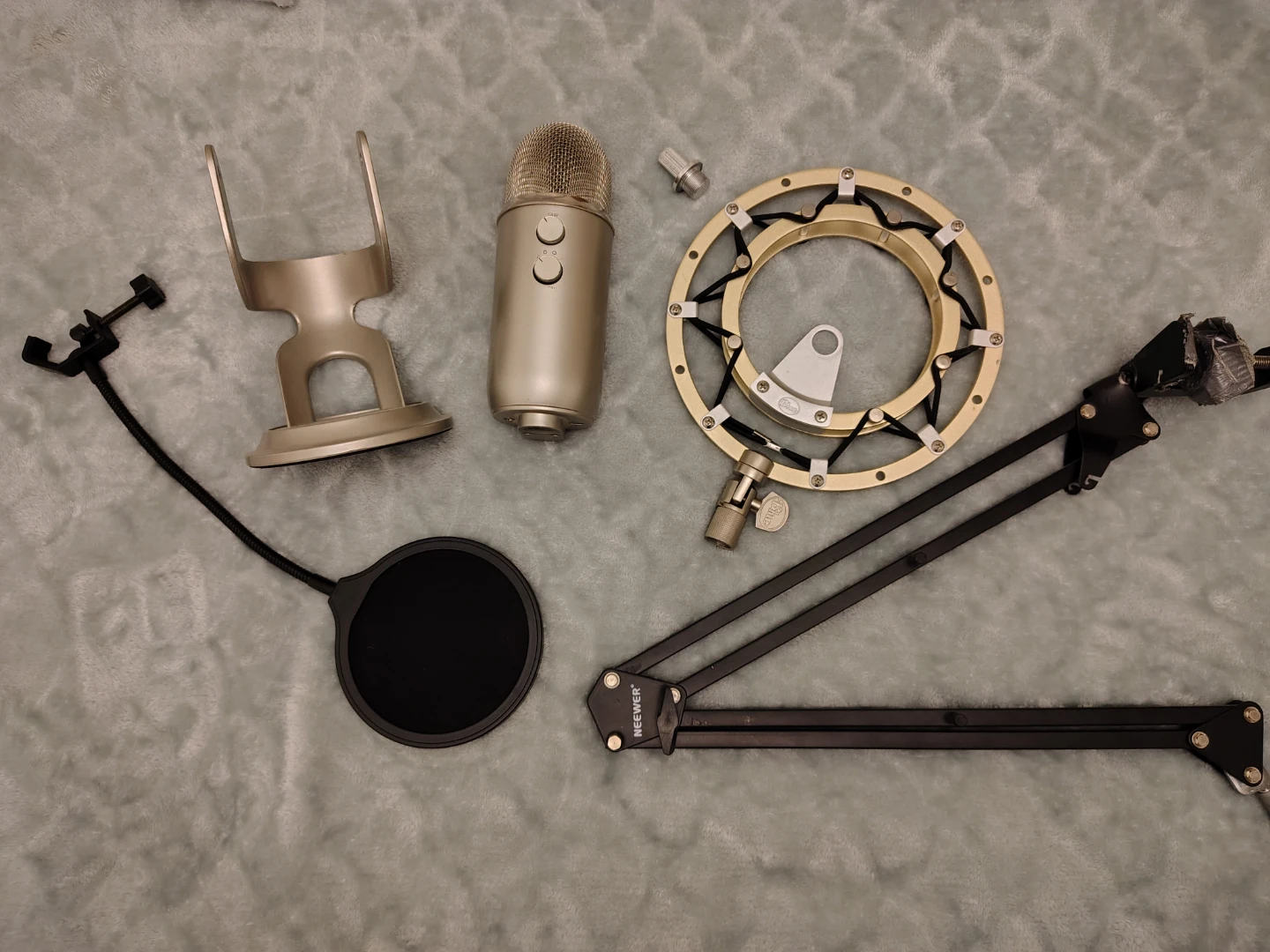 Blue Yeti Microphone with Boom Arm and Pop Filter