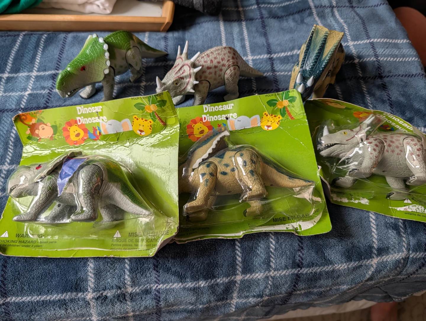 Dinosaur Figurines - photo 3