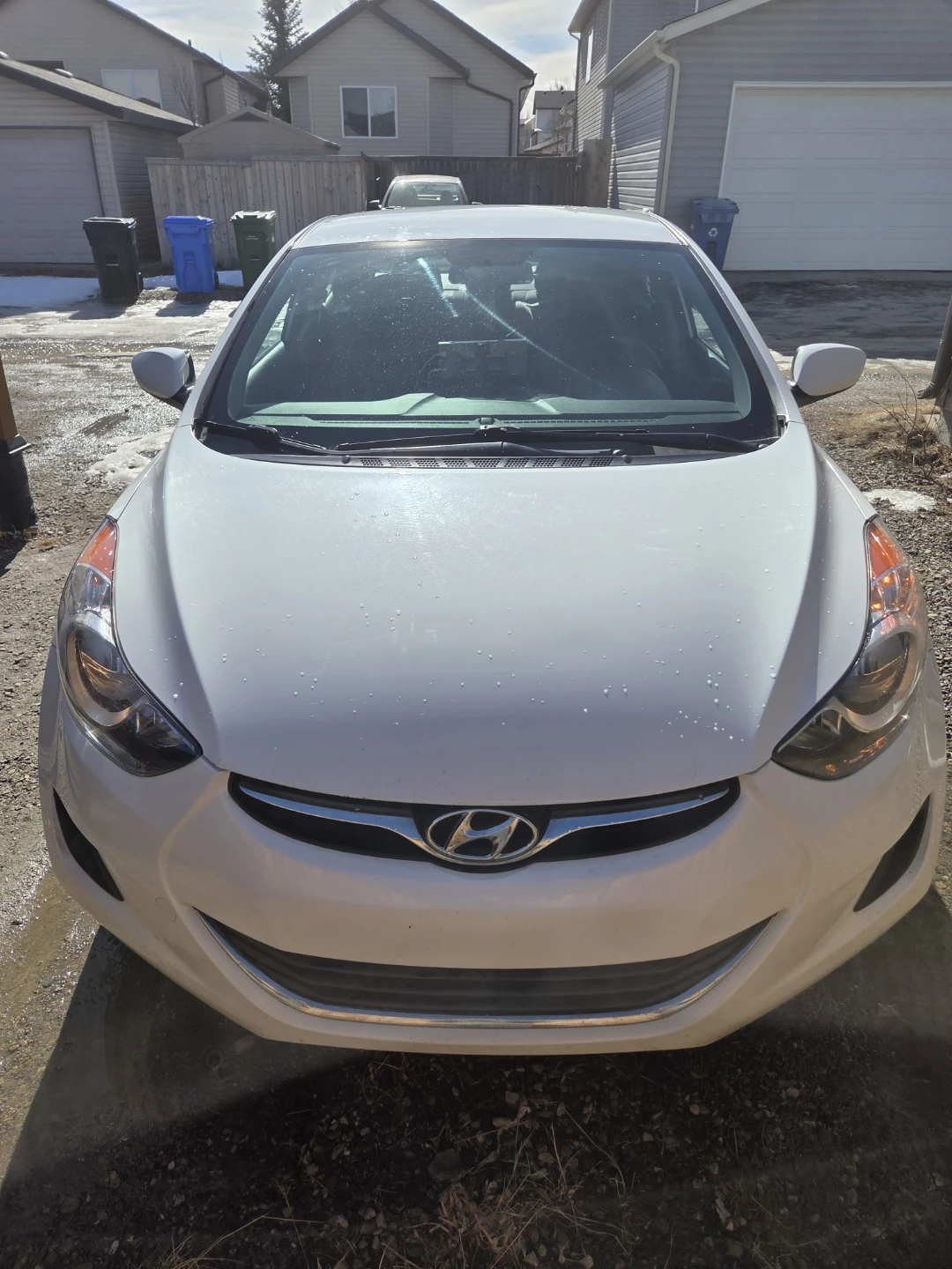 White Hyundai Elantra - photo 5