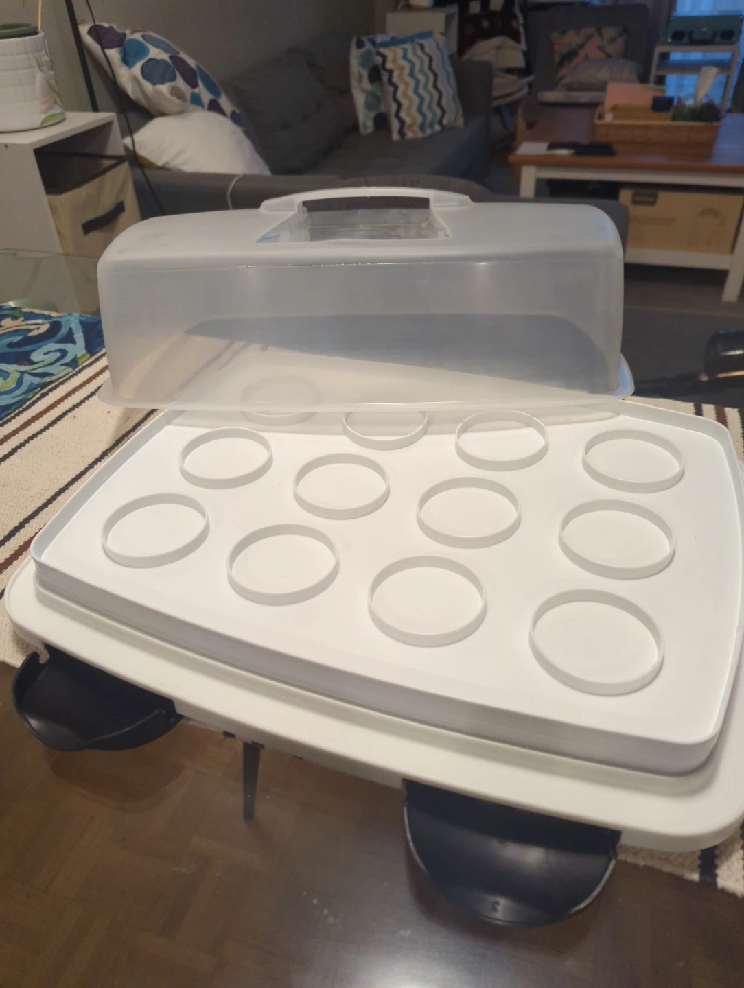 Wilton Cupcake Carrier - photo 3