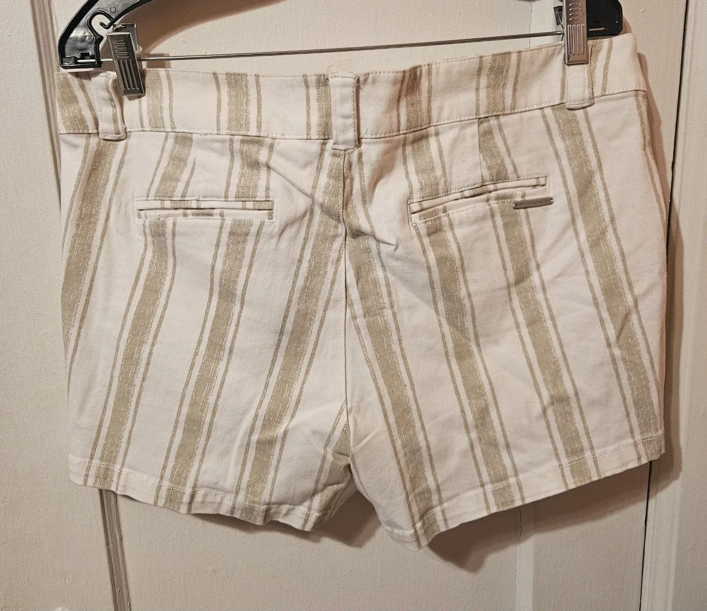 Women's shorts - photo 2