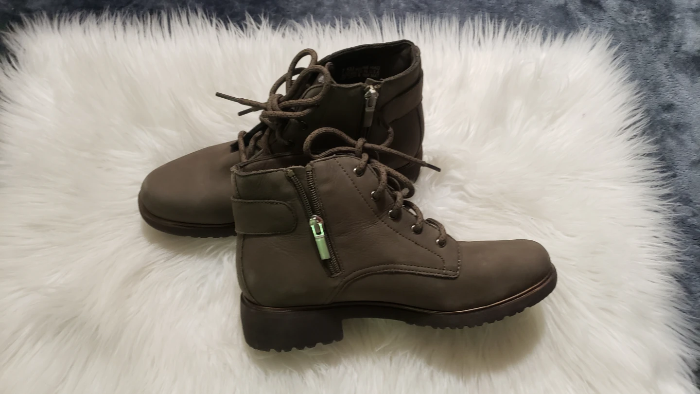 Brand new Women's Munro Boots Size 7,5 - photo 3