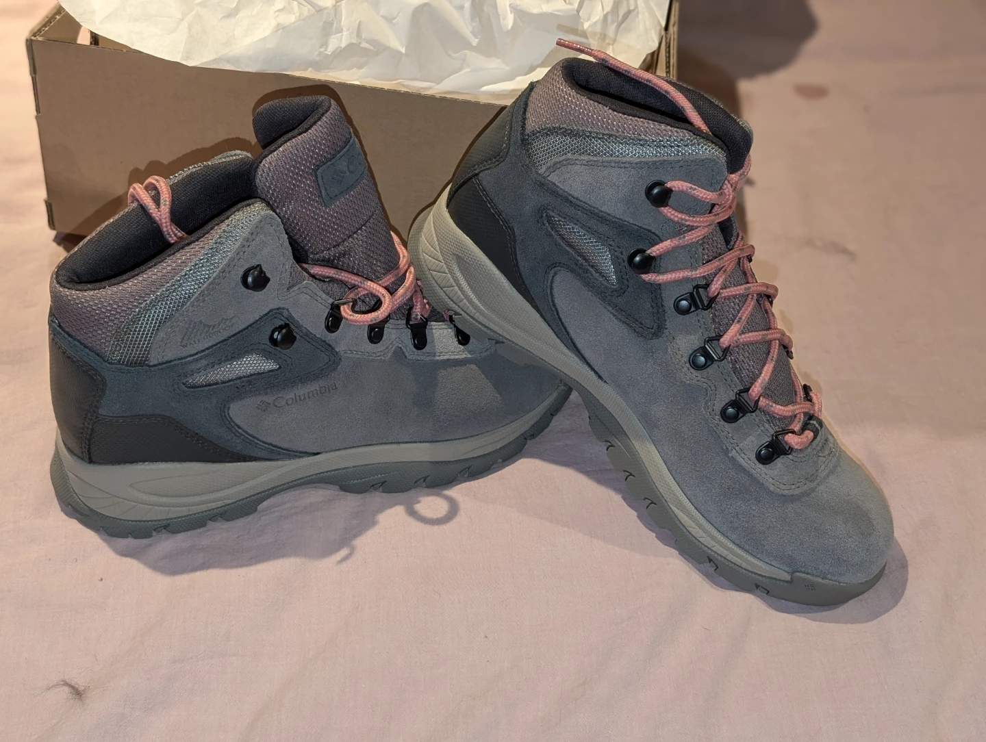 BNIB womens 9.5 Columbia Newton Ridge waterproof hiking boots - photo 2