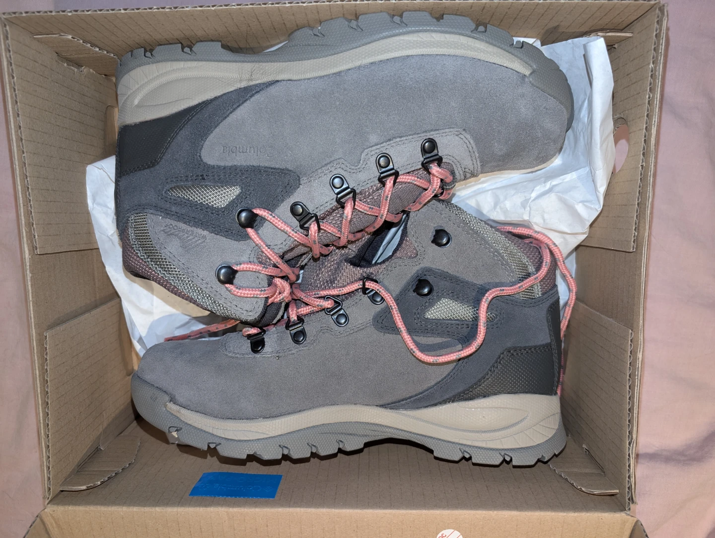 BNIB womens 9.5 Columbia Newton Ridge waterproof hiking boots - photo 5