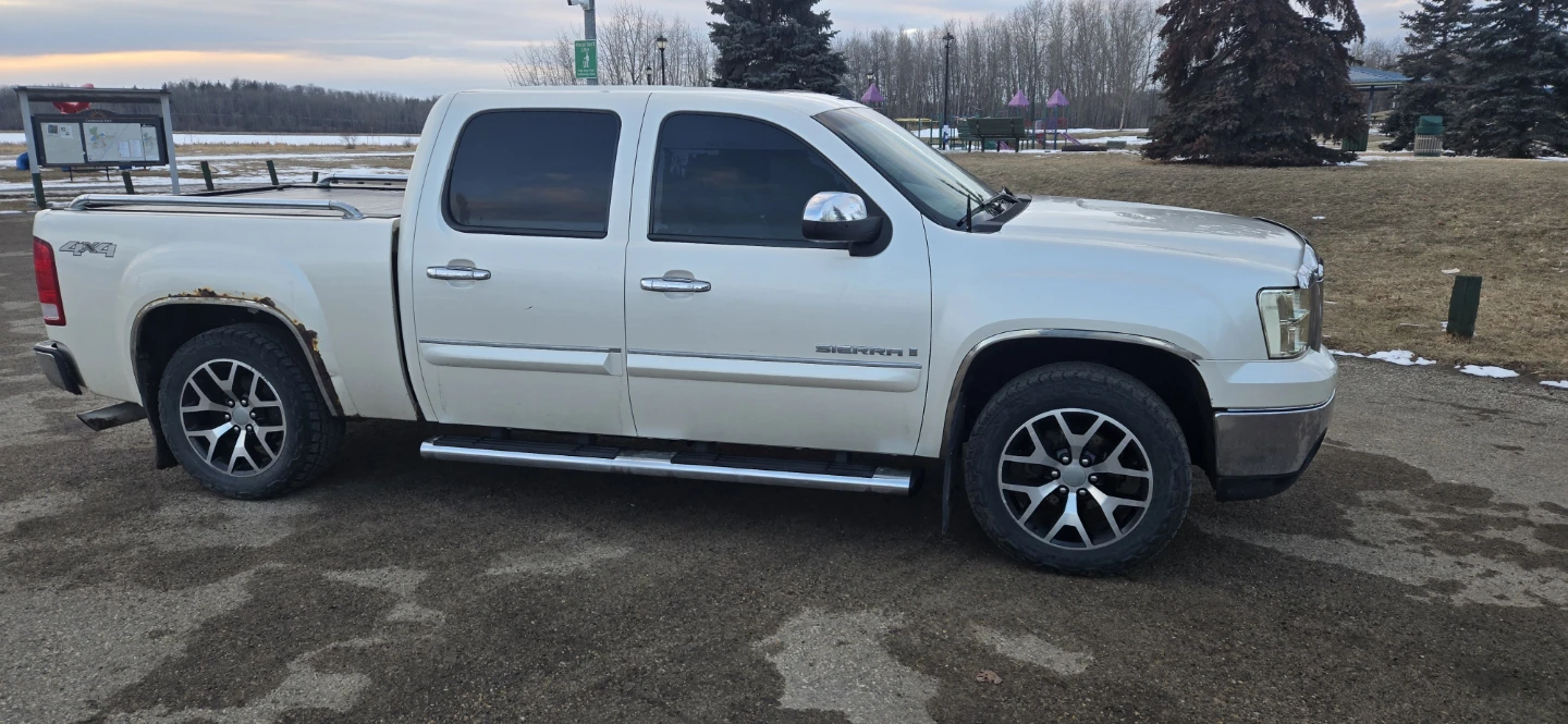 GMC Sierra 1500 SLT Pickup Truck